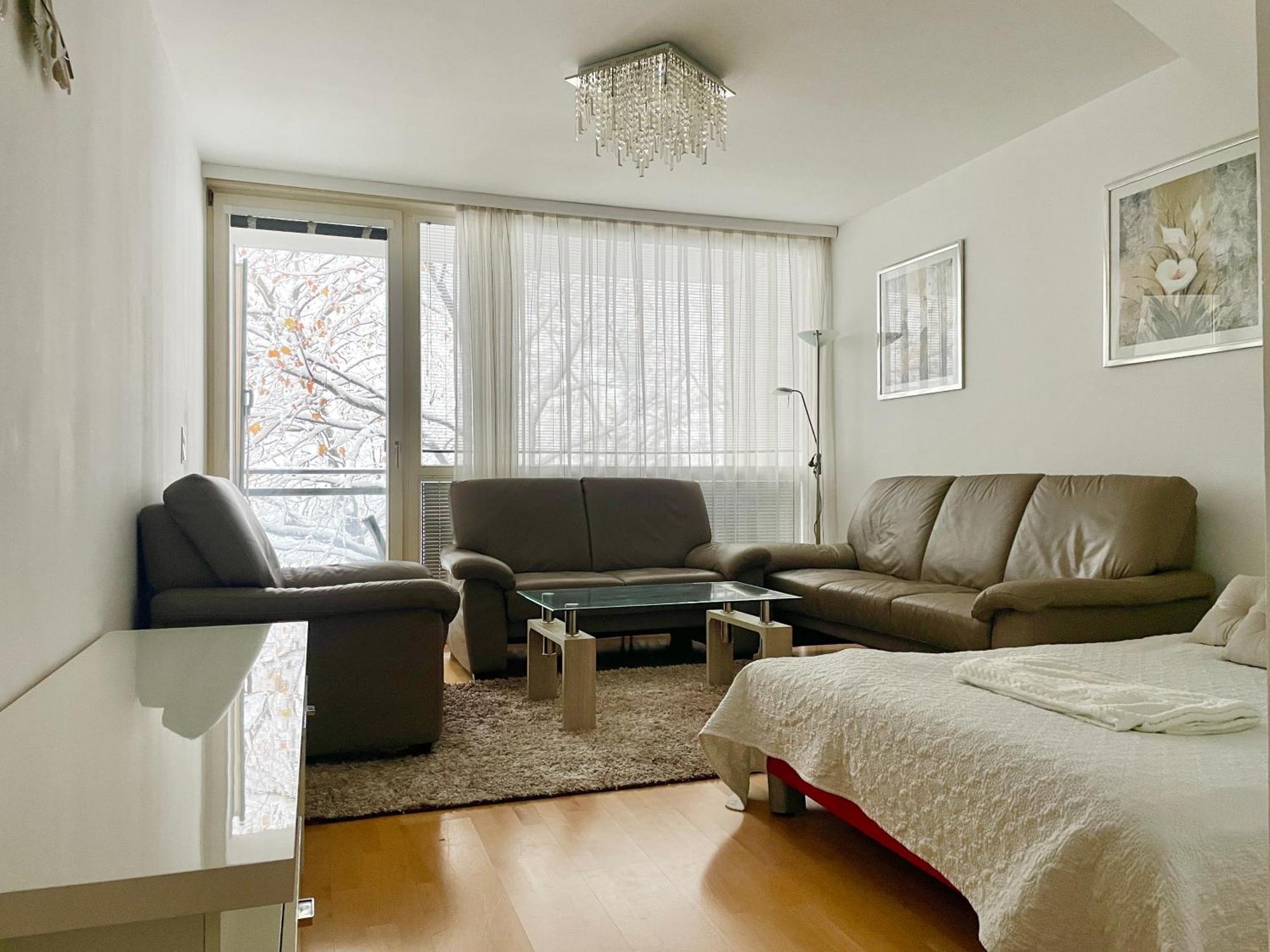Spacious 90m2 Maisonette With Free Parking Apartment